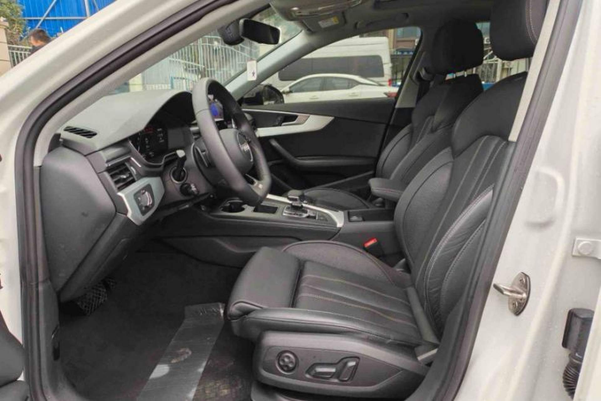 Used Audi A4L 2022 40 TFSI Luxury Dynamic Model Interior 2