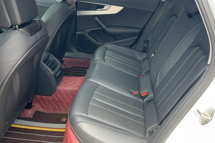 Used Audi A4L 2022 40 TFSI Fashion Dynamic Model Interior 2