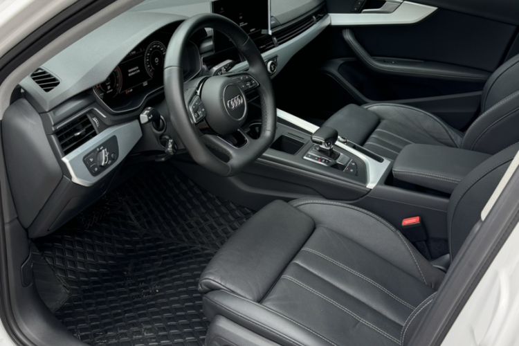Used Audi A4L 2022 40 TFSI Luxury Dynamic Model Interior 2