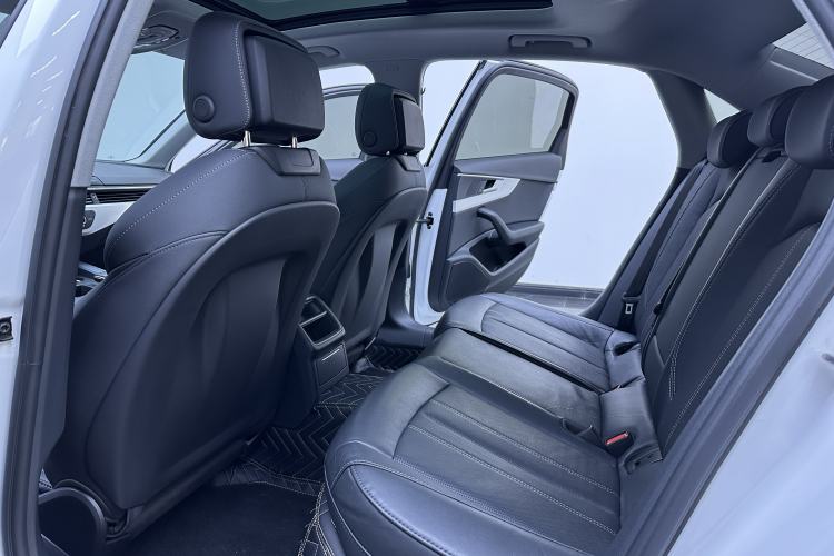 Used Audi A4L 2022 40 TFSI Fashion Dynamic Model Interior 2