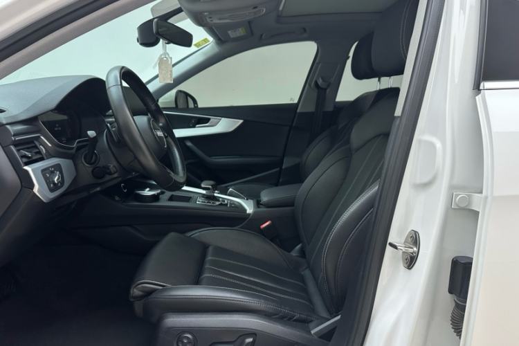 Used Audi A4L 2022 40 TFSI Fashion Dynamic Model Interior 2