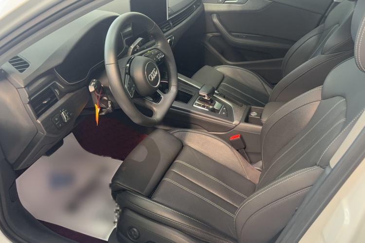 Used Audi A4L 2022 40 TFSI Luxury Dynamic Model Interior 2