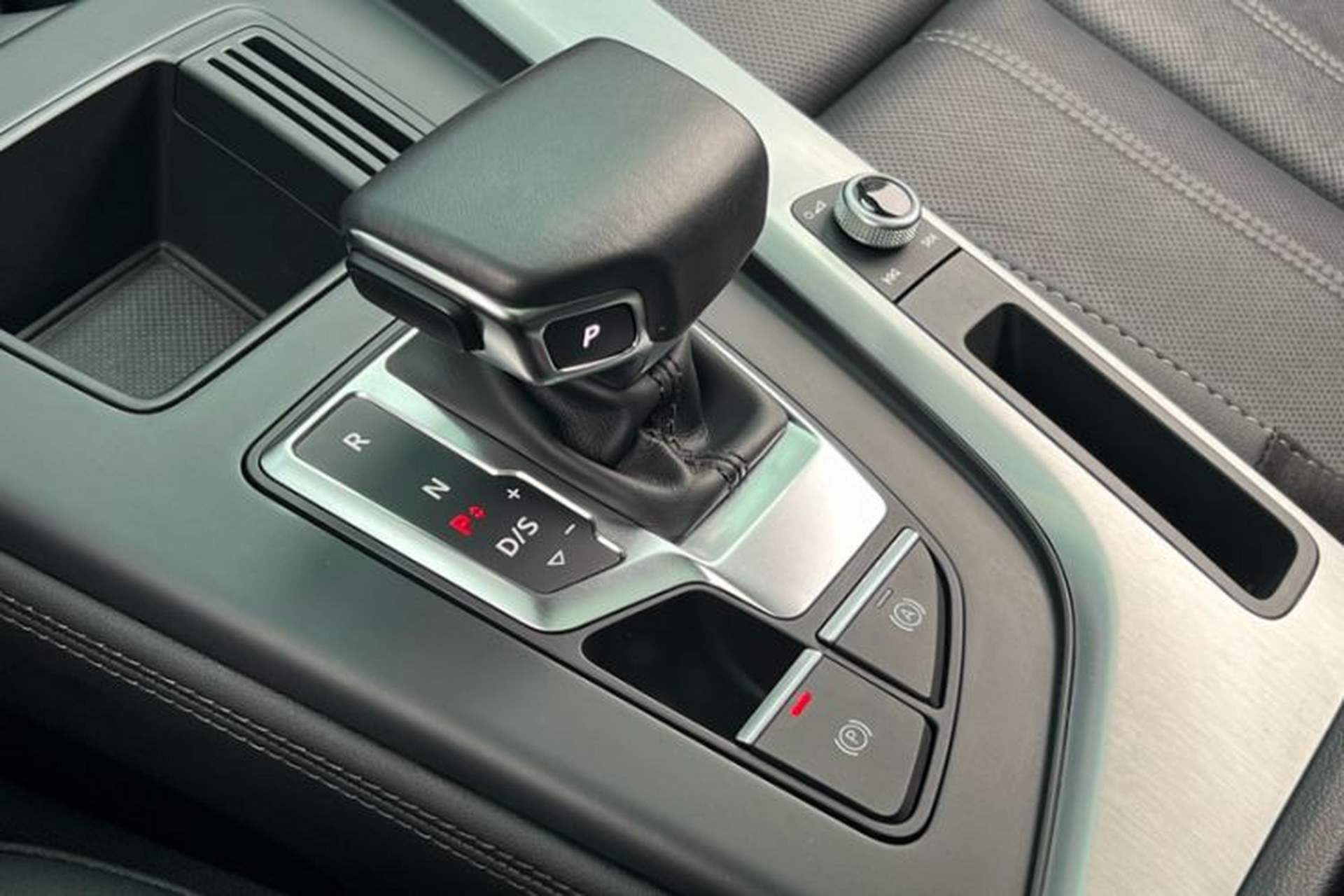 Used Audi A4L 2022 40 TFSI Luxury Dynamic Model Interior 2