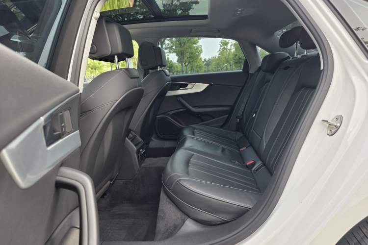 Used Audi A4L 2022 40 TFSI Fashion Dynamic Model Interior 3