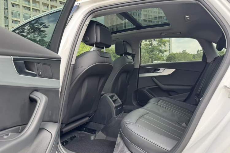 Used Audi A4L 2022 40 TFSI Fashion Dynamic Model Interior 3