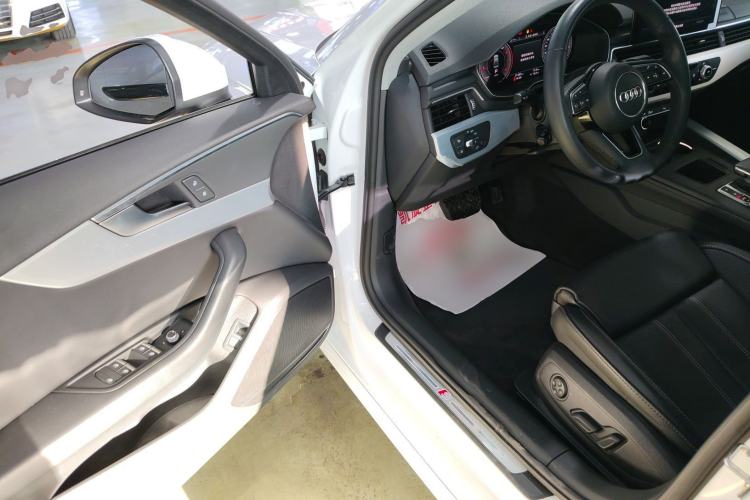 Used Audi A4L 2022 40 TFSI Fashion Dynamic Model Interior 3