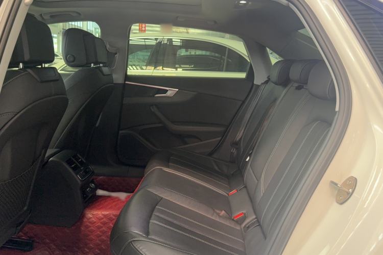 Used Audi A4L 2022 40 TFSI Luxury Dynamic Model Interior 3