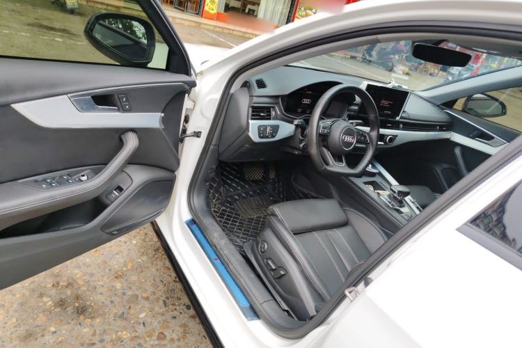 Used Audi A4L 2022 40 TFSI Luxury Dynamic Model Interior 3