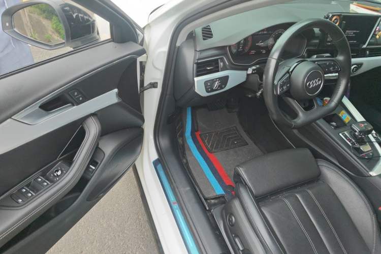 Used Audi A4L 2022 40 TFSI Luxury Dynamic Model Interior 3