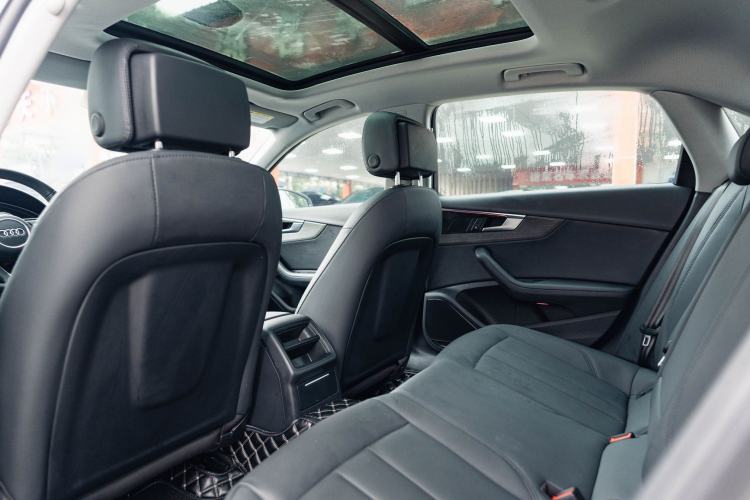 Used Audi A4L 2022 40 TFSI Stylish and Elegant Edition Interior 3