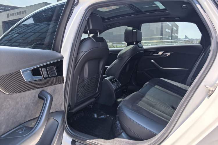 Used Audi A4L 2022 45 TFSI quattro Prestige Dynamic Edition Interior 3