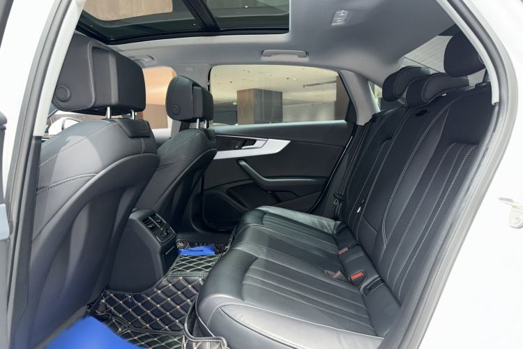 Used Audi A4L 2022 40 TFSI Fashion Dynamic Model Interior 3