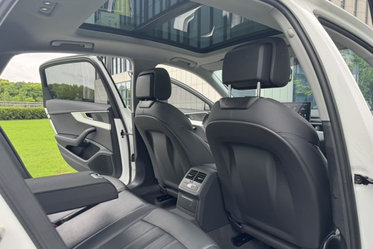 Used Audi A4L 2022 40 TFSI Fashion Dynamic Model Interior 4