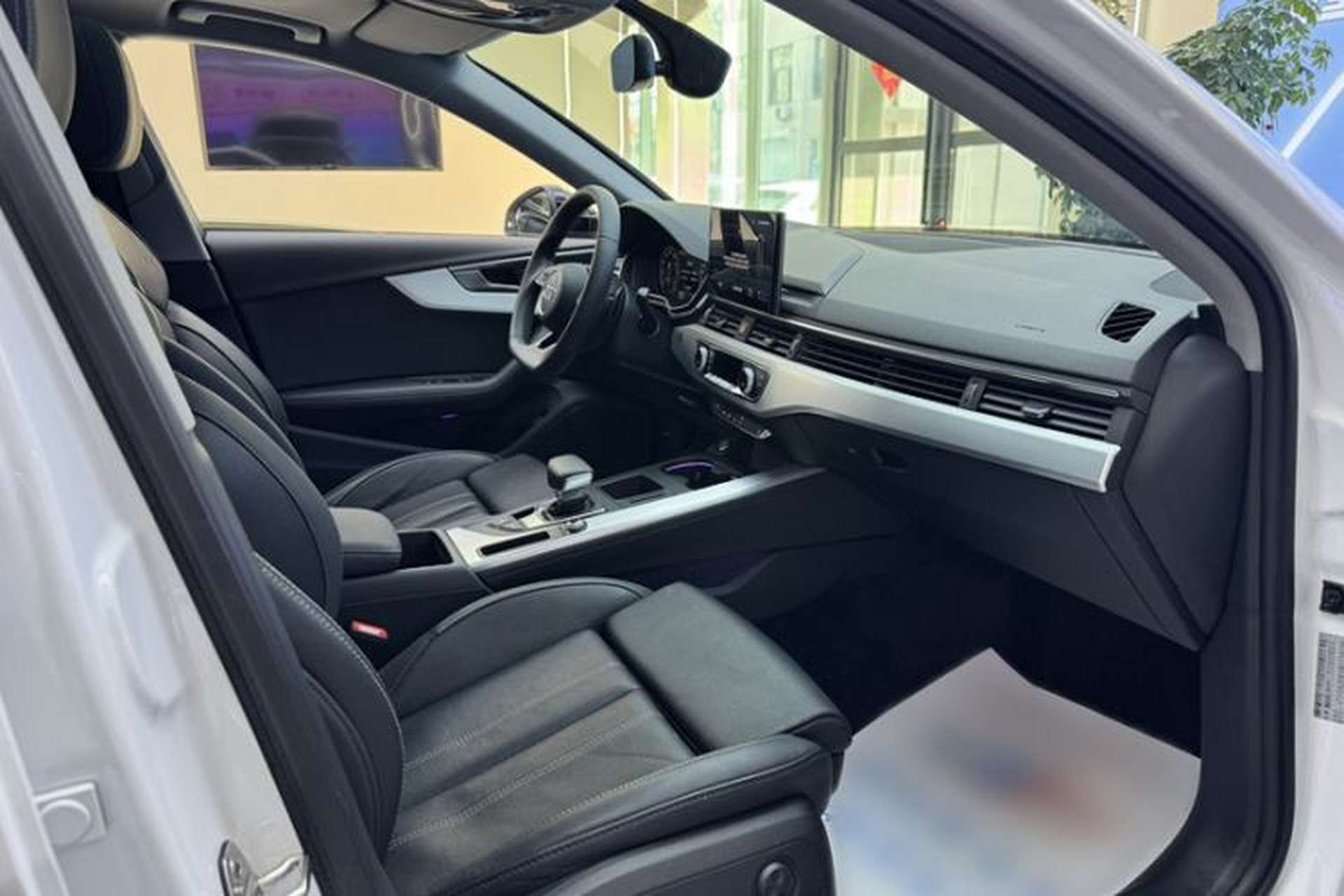 Used Audi A4L 2022 40 TFSI Luxury Dynamic Model Interior 4