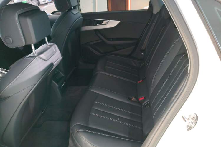 Used Audi A4L 2022 40 TFSI Fashion Dynamic Model Interior 4