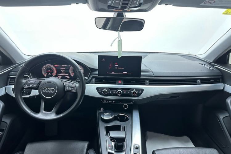 Used Audi A4L 2022 40 TFSI Fashion Dynamic Model Interior 4