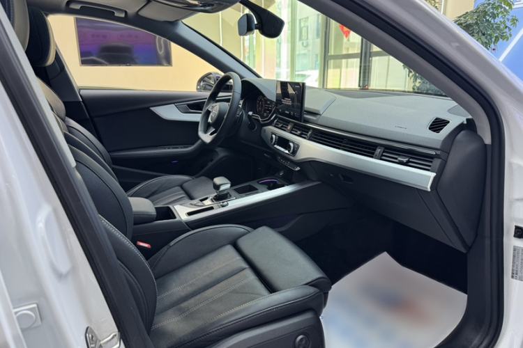 Used Audi A4L 2022 40 TFSI Luxury Dynamic Model Interior 4