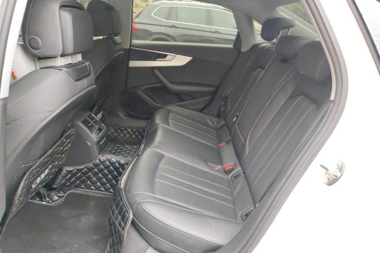 Used Audi A4L 2022 40 TFSI Luxury Dynamic Model Interior 4