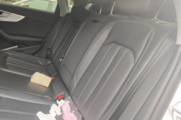 Used Audi A4L 2022 40 TFSI Luxury Dynamic Model Interior 4