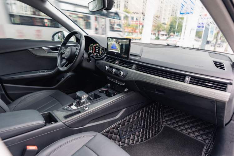 Used Audi A4L 2022 40 TFSI Stylish and Elegant Edition Interior 4