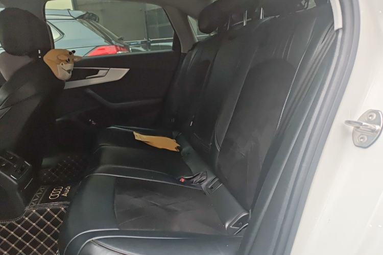 Used Audi A4L 2022 40 TFSI Luxury Dynamic Model Interior 4