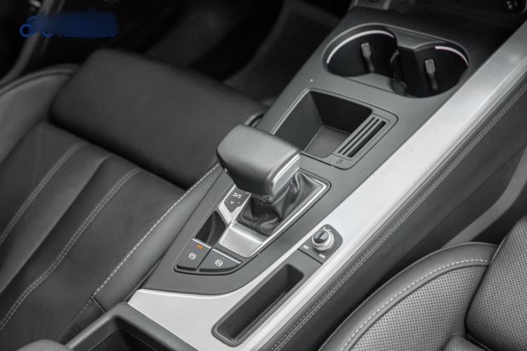Used Audi A4L 2022 40 TFSI Luxury Dynamic Model Interior 4