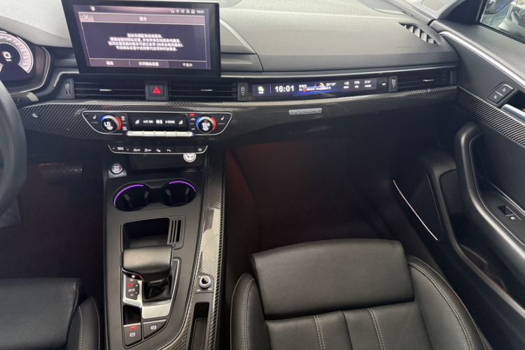 Used Audi A4L 2022 45 TFSI quattro Prestige Dynamic Edition Interior 4