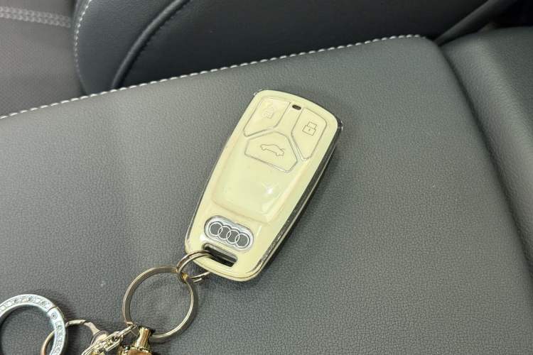 Used Audi A4L 2022 40 TFSI Fashion Dynamic Model Interior 4