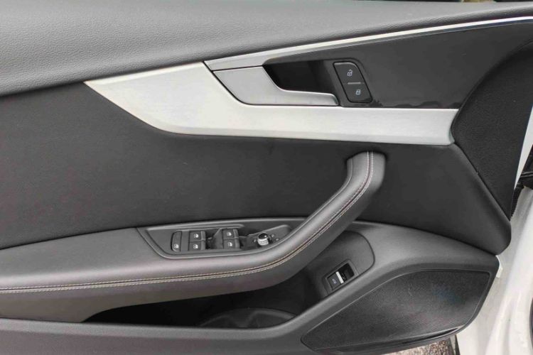Used Audi A4L 2022 40 TFSI Luxury Dynamic Model Interior 5