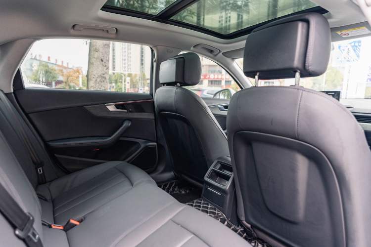 Used Audi A4L 2022 40 TFSI Stylish and Elegant Edition Interior 5