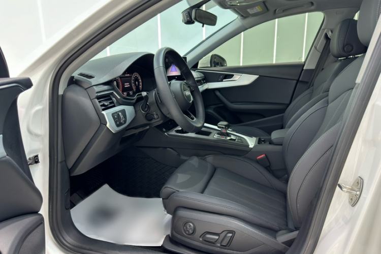 Used Audi A4L 2022 40 TFSI Fashion Dynamic Model Interior 5