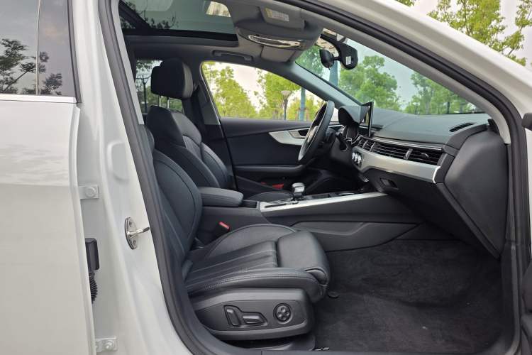 Used Audi A4L 2022 40 TFSI Fashion Dynamic Model Interior 6
