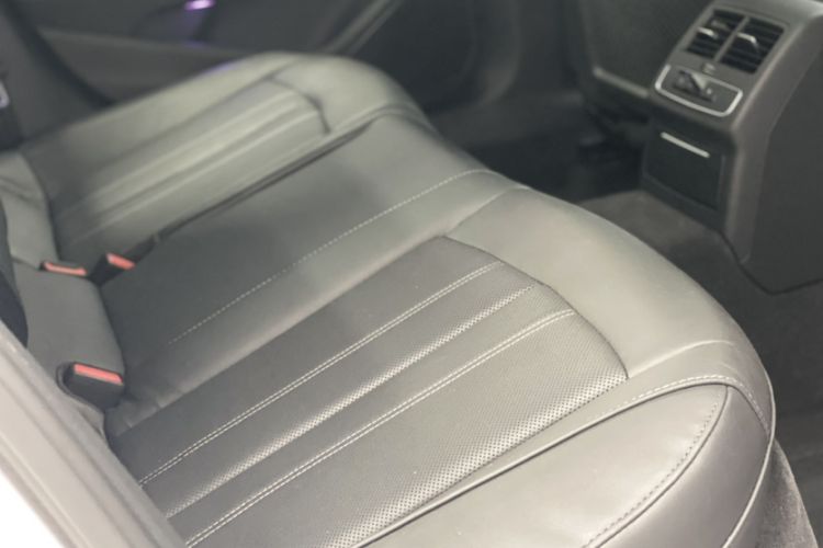 Used Audi A4L 2022 40 TFSI Luxury Dynamic Model Interior 7