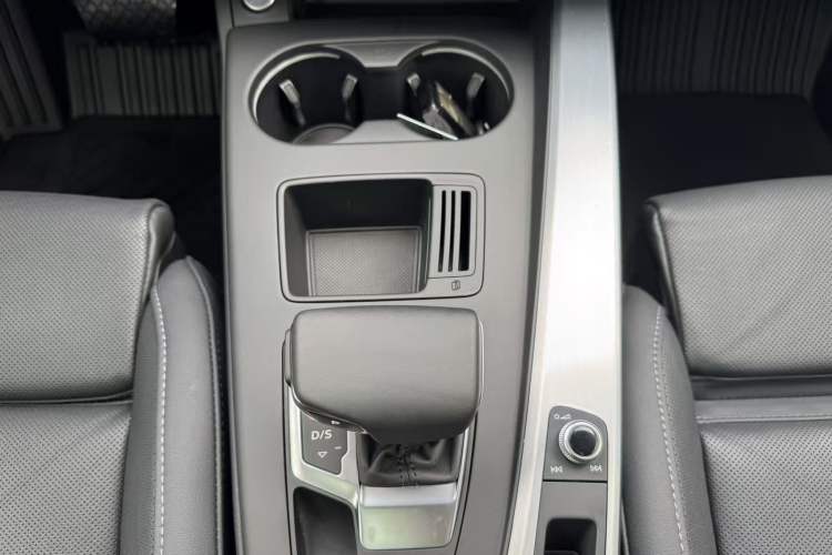 Used Audi A4L 2022 40 TFSI Fashion Dynamic Model Interior 7