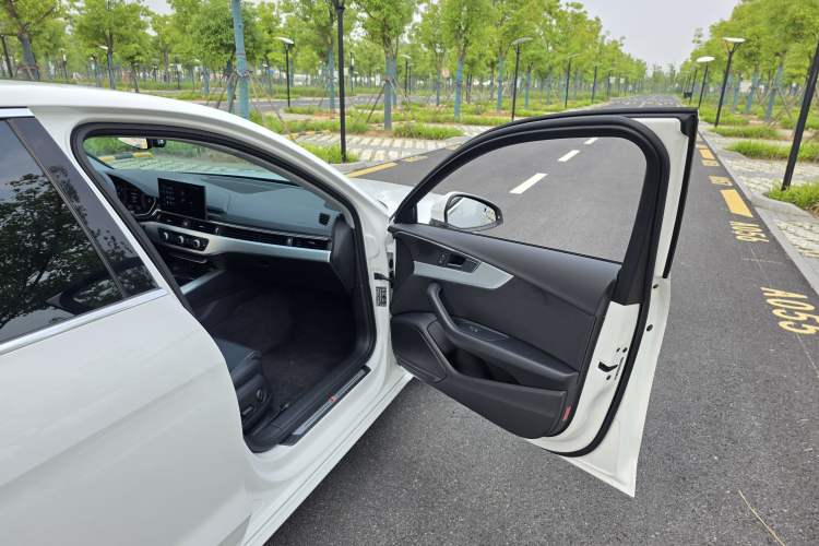 Used Audi A4L 2022 40 TFSI Fashion Dynamic Model Interior 8