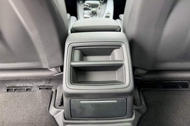 Used Audi A4L 2022 40 TFSI Fashion Dynamic Model Interior 8