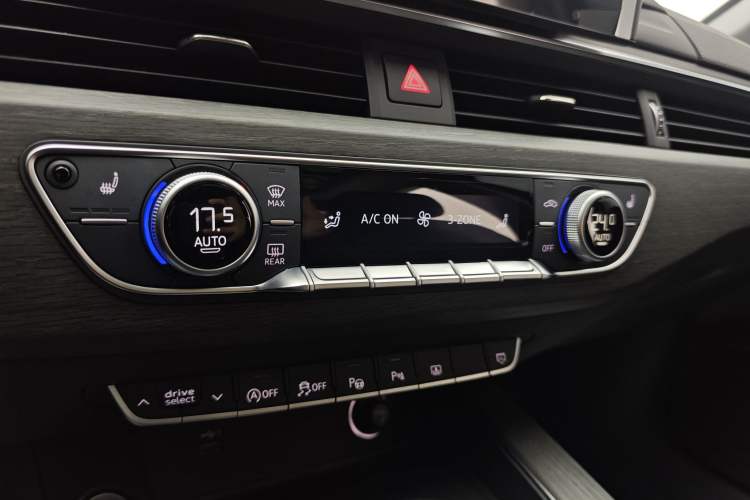 Used Audi A4L 2022 40 TFSI Luxury Prestige Edition Interior 8