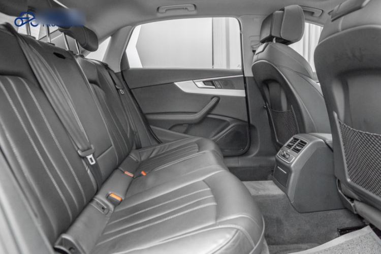 Used Audi A4L 2022 40 TFSI Luxury Dynamic Model Interior 8