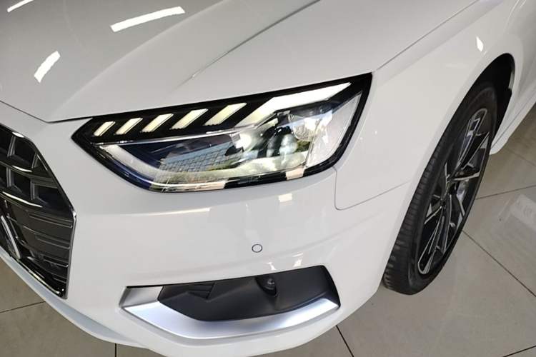 Used Audi A4L 2022 40 TFSI Stylish and Elegant Edition Left Front Headlight