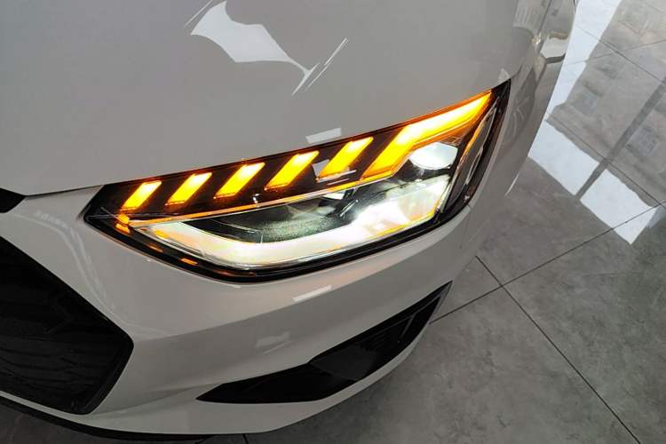 Used Audi A4L 2022 40 TFSI Fashion Dynamic Model Left Front Headlight