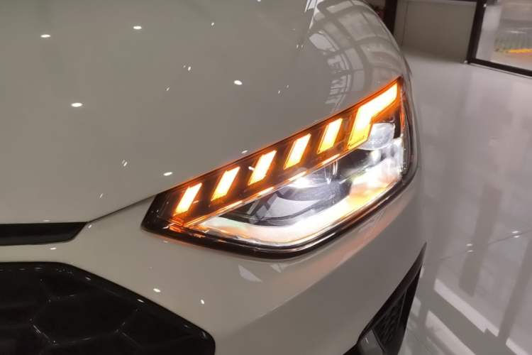 Used Audi A4L 2022 40 TFSI Luxury Dynamic Model Left Front Headlight