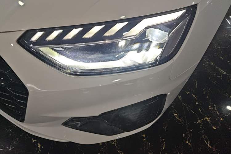 Used Audi A4L 2022 40 TFSI Fashion Dynamic Model Left Front Headlight