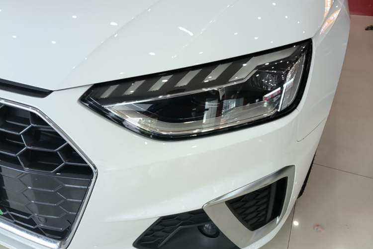 Used Audi A4L 2022 40 TFSI Fashion Dynamic Model Left Front Headlight