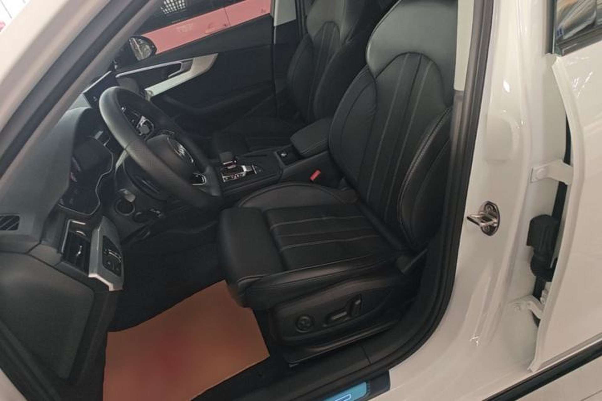 Used Audi A4L 2022 40 TFSI Luxury Dynamic Model Left Front Seat