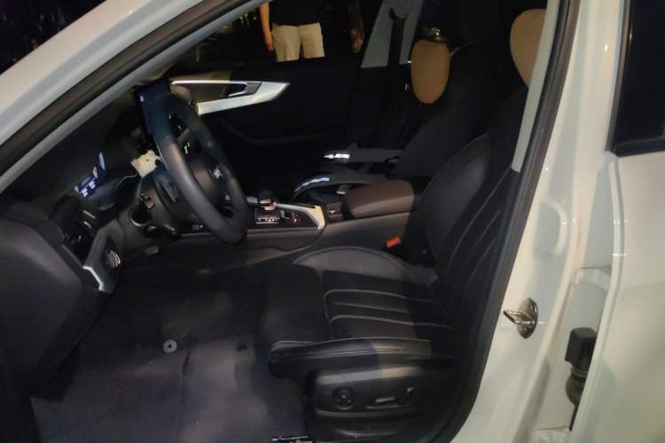 Used Audi A4L 2022 40 TFSI Luxury Dynamic Model Left Front Seat