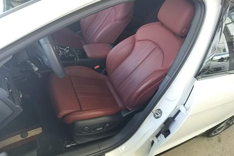 Used Audi A4L 2022 40 TFSI Luxury Dynamic Model Left Front Seat