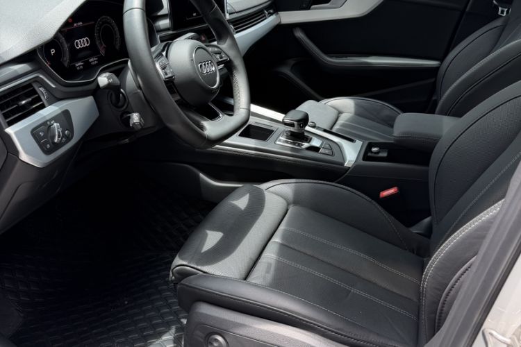 Used Audi A4L 2022 40 TFSI Luxury Dynamic Model Left Front Seat