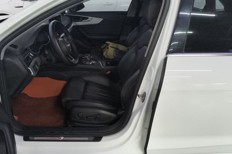 Used Audi A4L 2022 40 TFSI Fashion Dynamic Model Left Front Seat