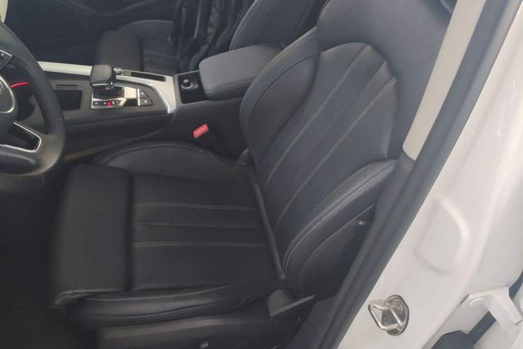 Used Audi A4L 2022 40 TFSI Fashion Dynamic Model Left Front Seat
