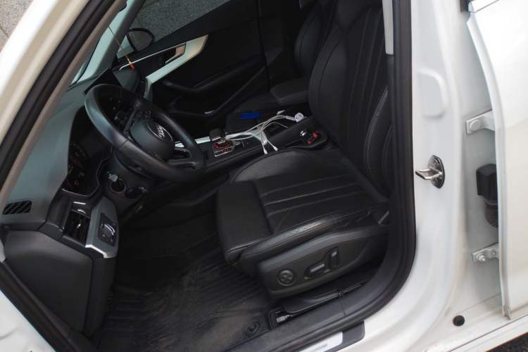 Used Audi A4L 2022 40 TFSI Fashion Dynamic Model Left Front Seat